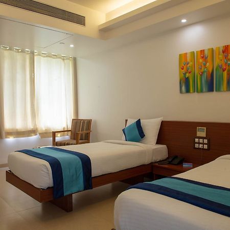 Hotel Mint Montvert Baner Pune Exterior foto